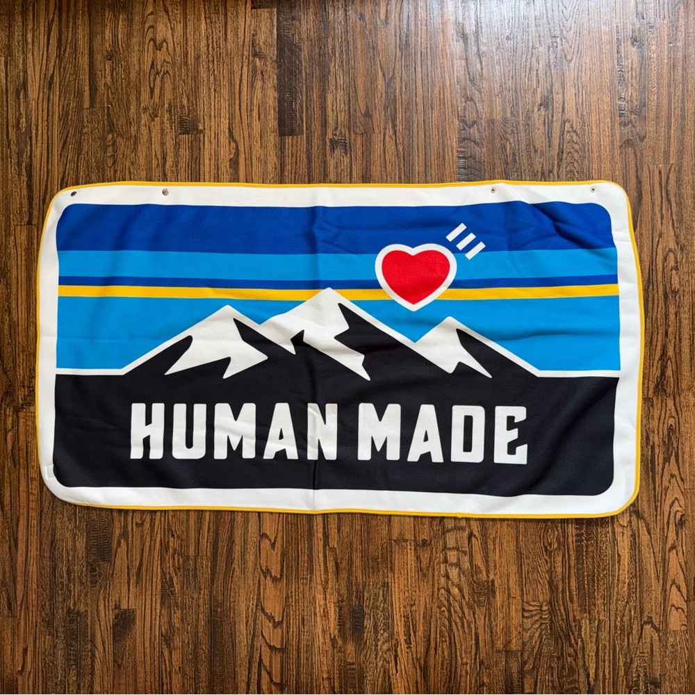 Human Made Japan Outdoor Sherpa Fleece Travel Blanket Mountain Logo